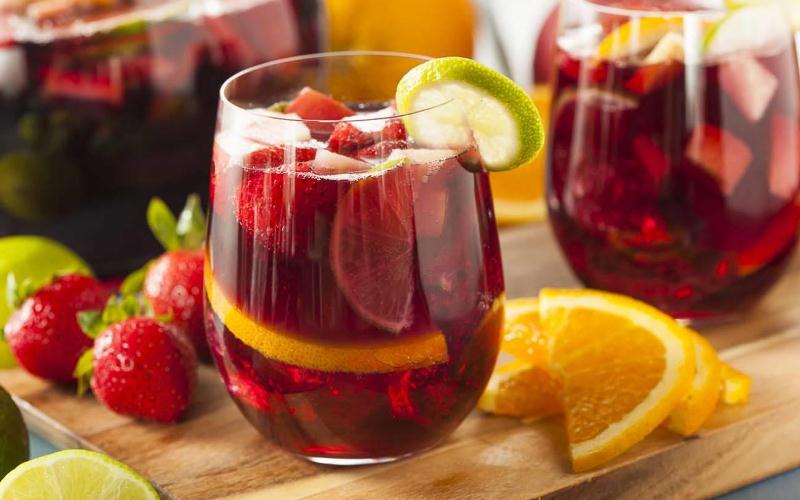 Rượu Sangria - thức uống quốc dân của xứ sở bò tót